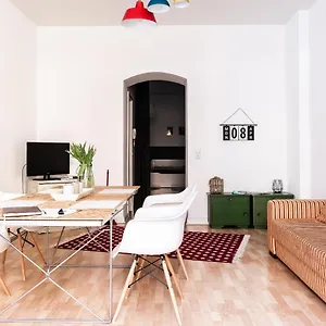 https://family-friendly-apartment-in-the-center-of-berlin.find-berlin-hotels.com