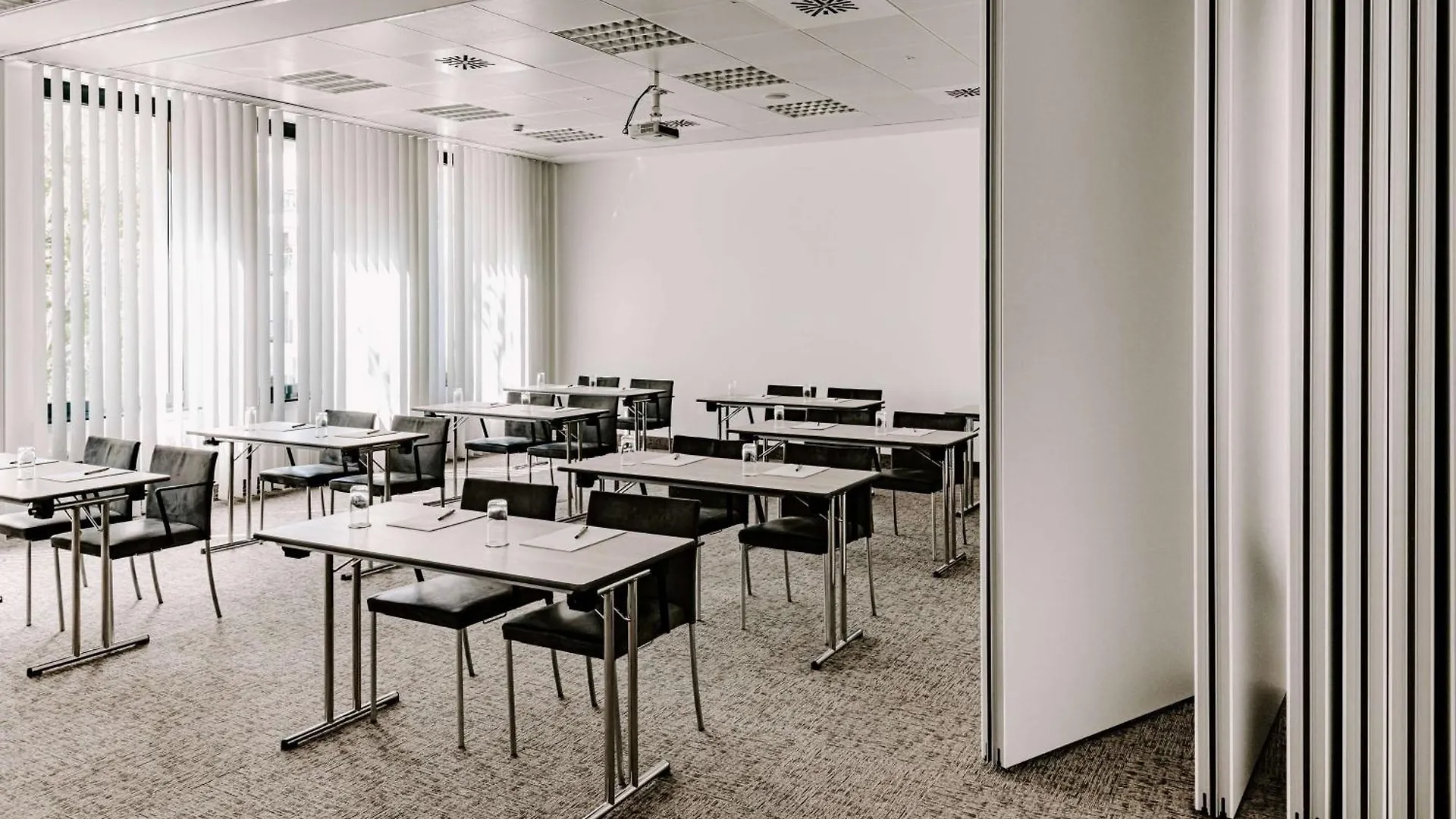 Vienna House Easy By Wyndham Stuttgart Hotel